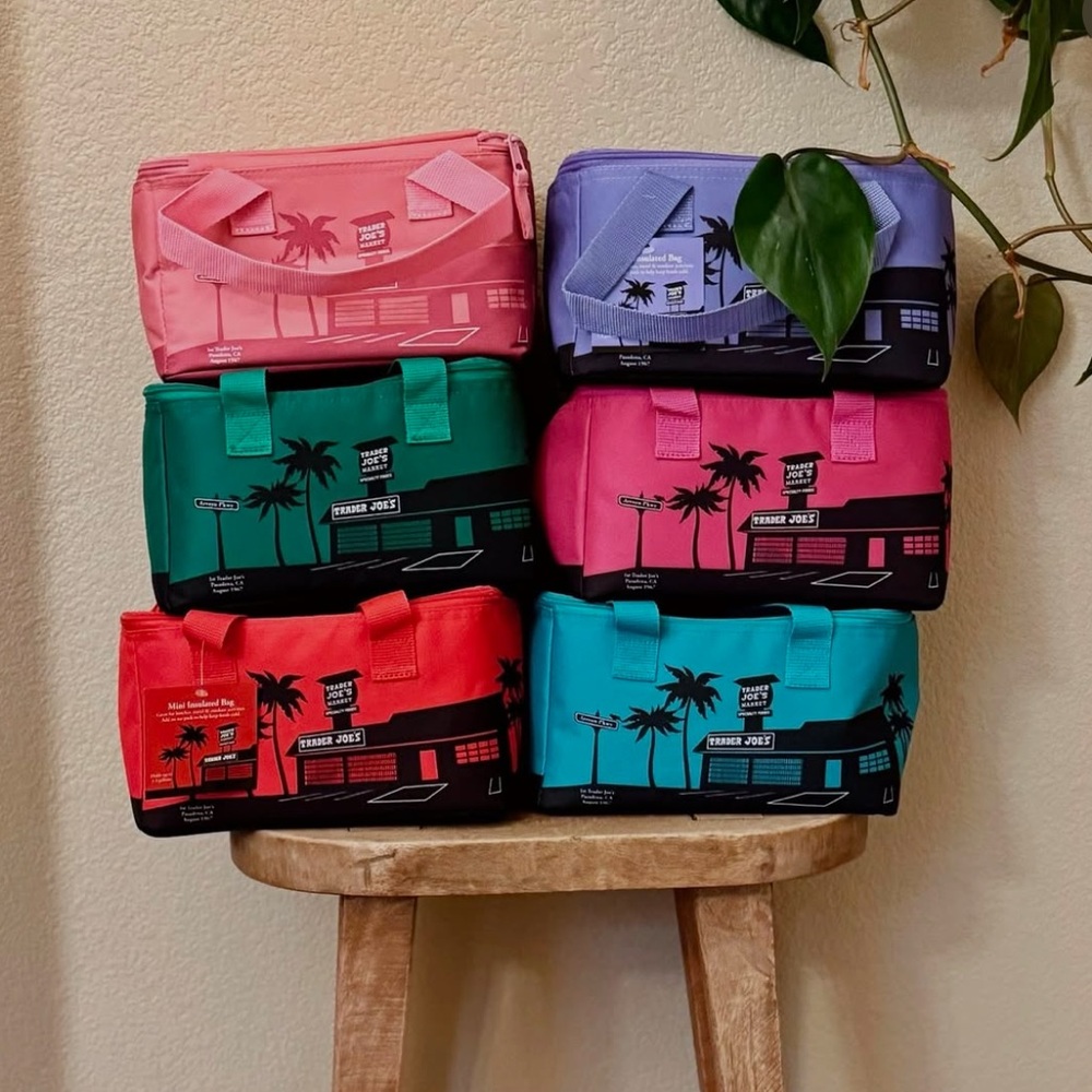 Green and Red Insulated Lunch Bags